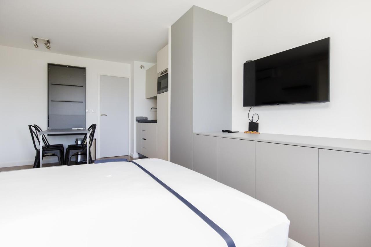 Suite 118 - Piscine - 50 Metres Plage - Terrasse - Clim - Wifi Cannes Exterior photo